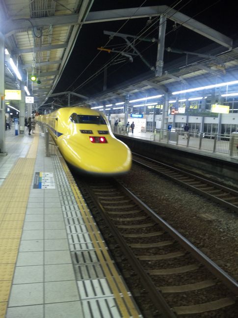 JR小倉駅でドクターイエロー（黄色い新幹線）と遭遇 in 九州福岡北九州3