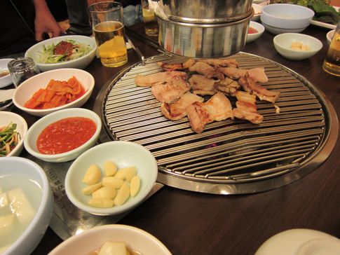 【週末弾丸激安ソウル旅行】 とあるローカル豚肉専門の焼肉屋で韓国焼肉を食らう！ in 韓国ソウル3