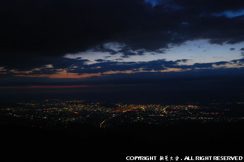 磐梯吾妻スカイラインから望む福島市の夜景