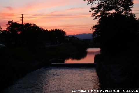 逢瀬川の夕景