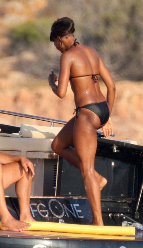 Naomi-Campbell-bikini-1.jpg