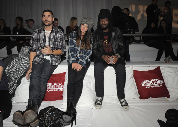 black_eyed_peas_game_launch_party_112211-06.jpg