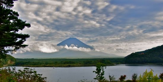精進湖から見た富士山2