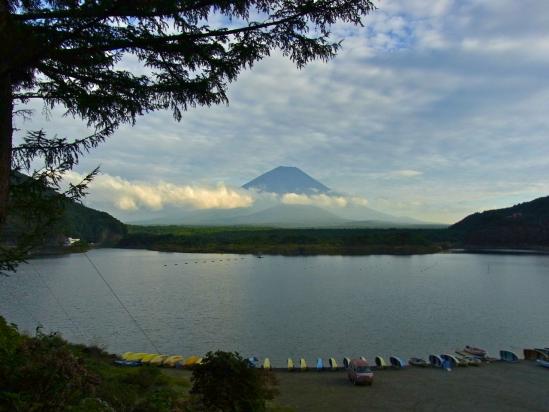 精進湖から見た富士山14420