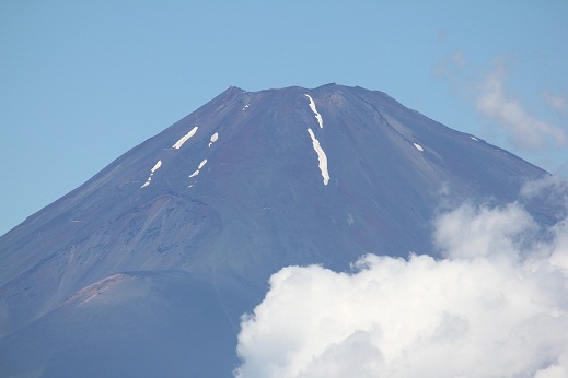 望遠でとらえた富士山