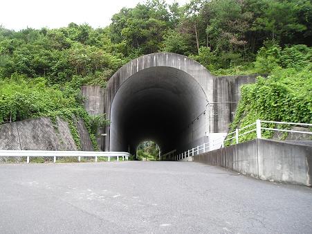 石内トンネル2