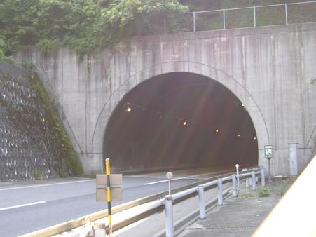石内トンネル10